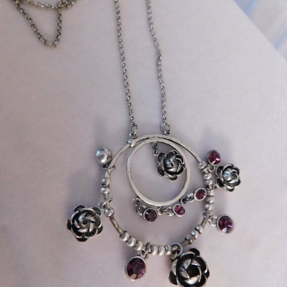 Ladies Pilgrim Necklace - Picture 4 of 5